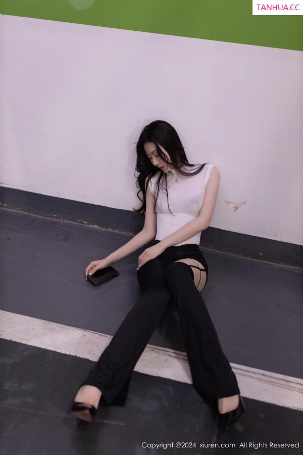 逗逗DouDou  [XiuRen]高清写真图 2024.03.21 No.8270 小逗逗 性感美臀第6张图片